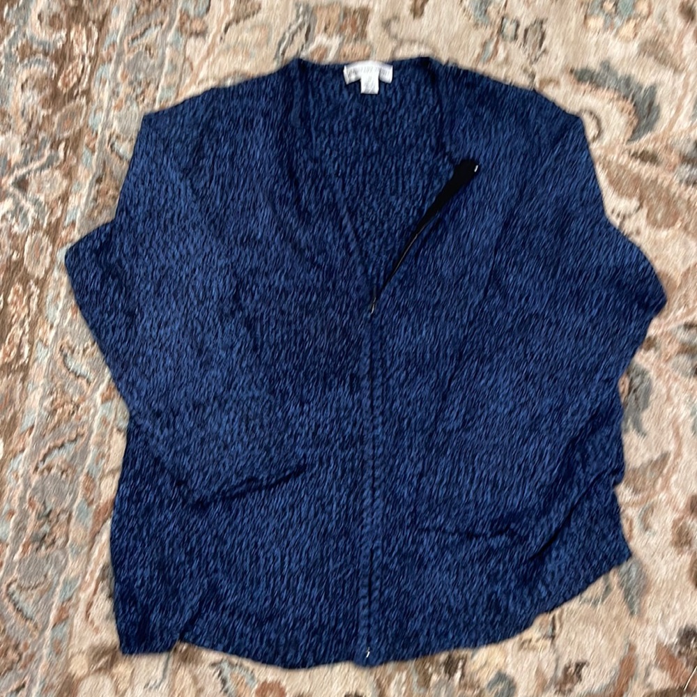 Perfect condition August max woman sweater zips down the front